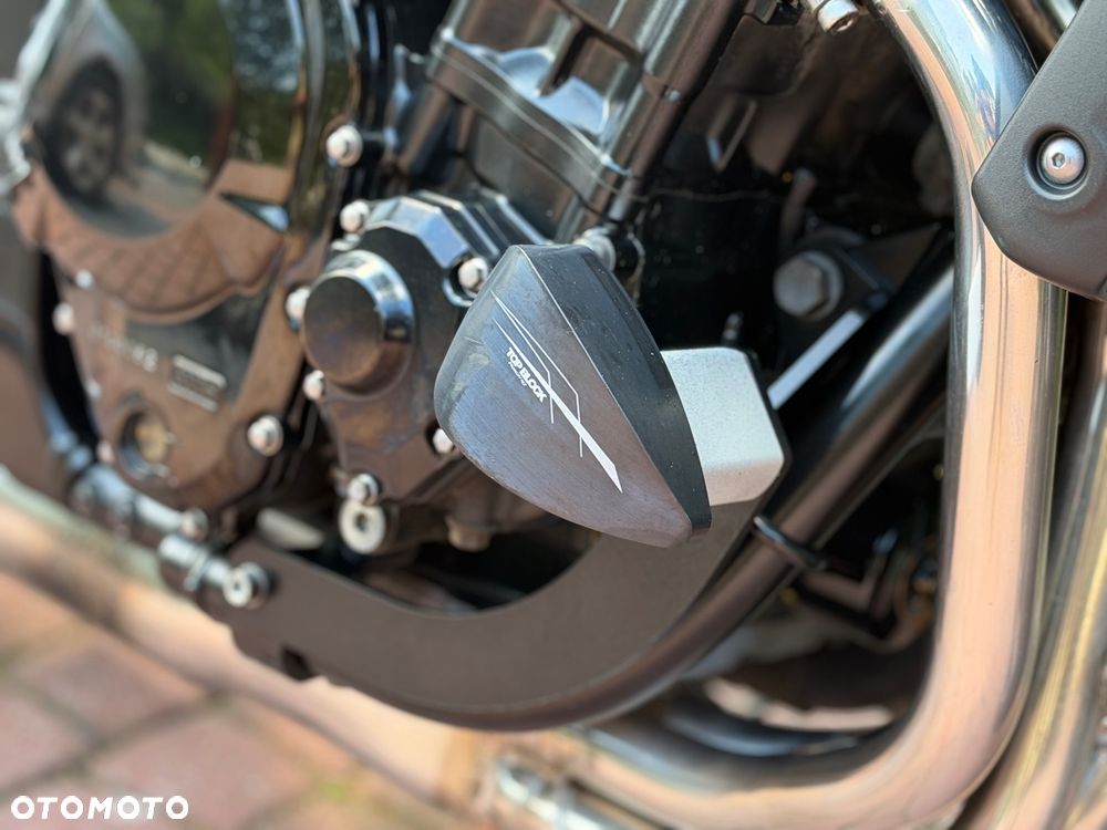 Suzuki Bandit - 25