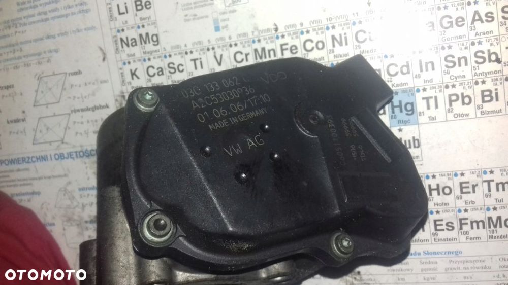 PRZEPUSTNICA VW 1.4 TSI 03C133062C - 2