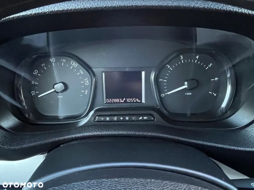 Opel Vivaro - 24