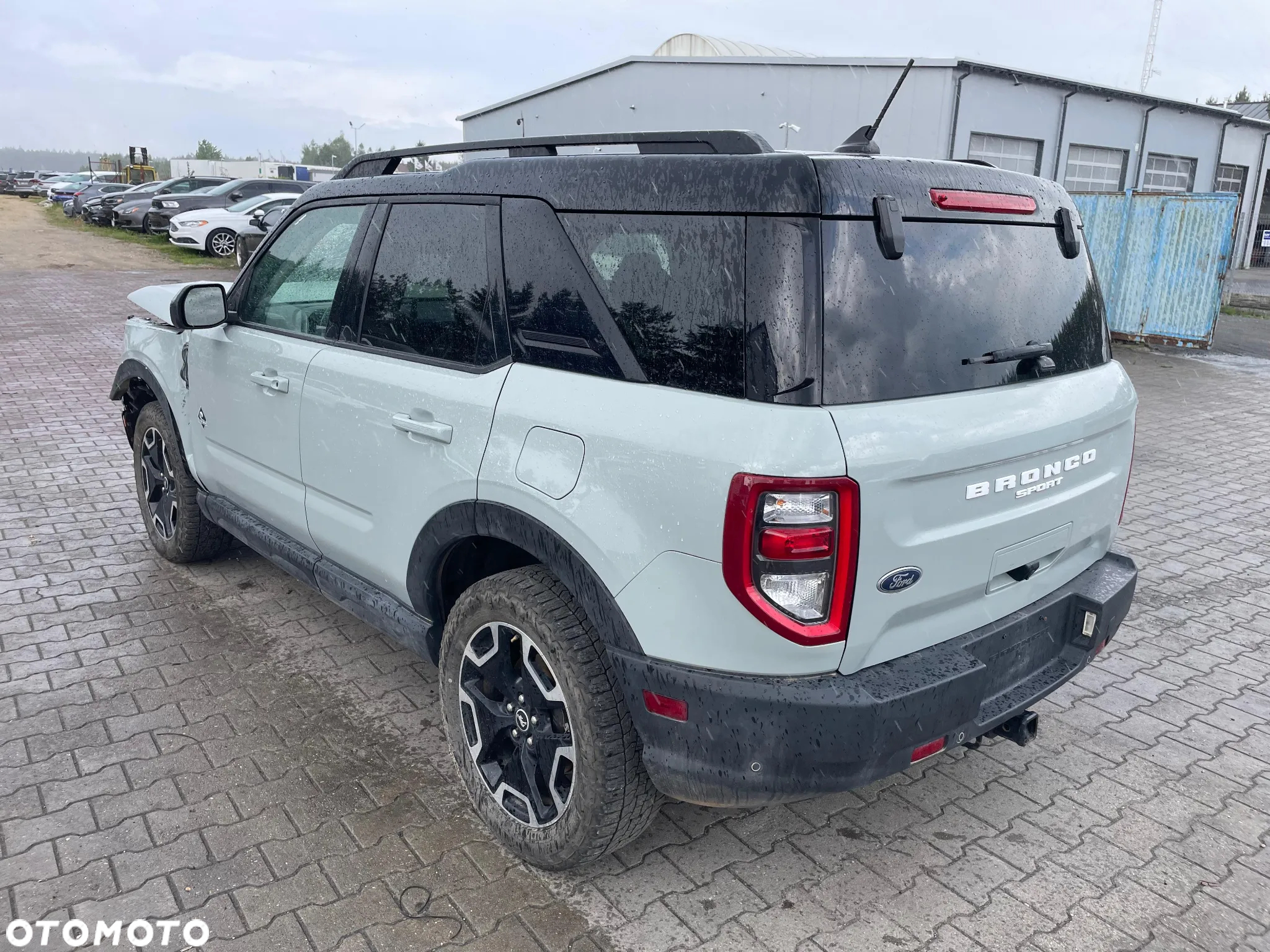 Ford Bronco - 7