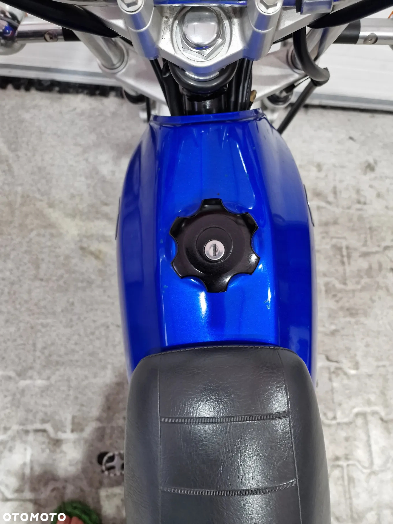 Suzuki RV - 27