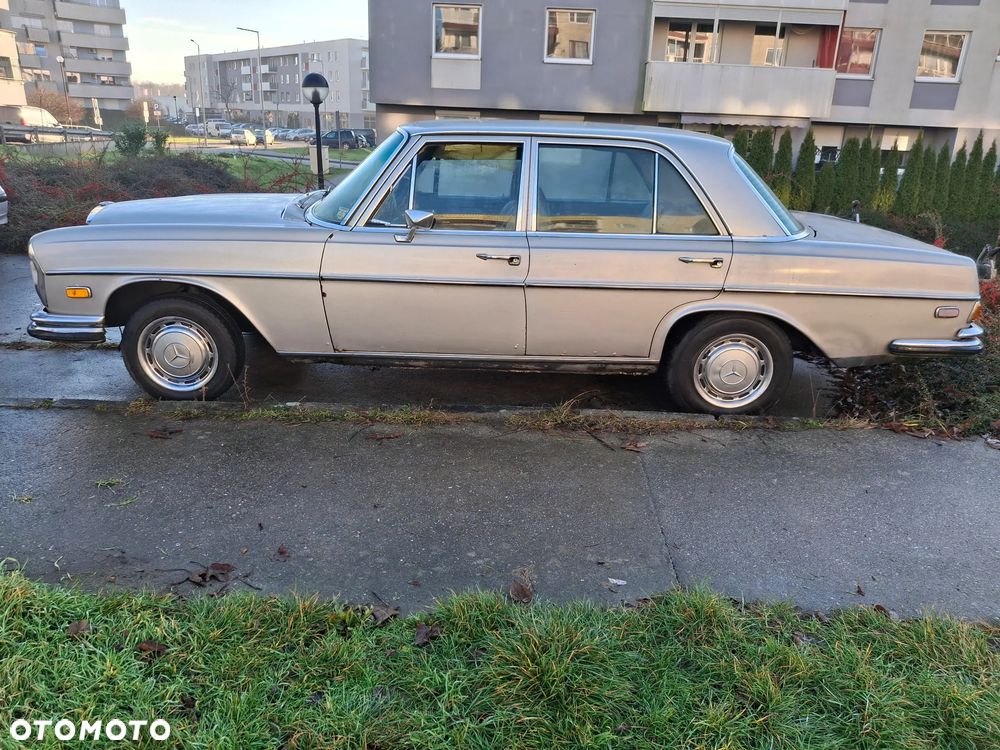 Mercedes-Benz 280 - 4