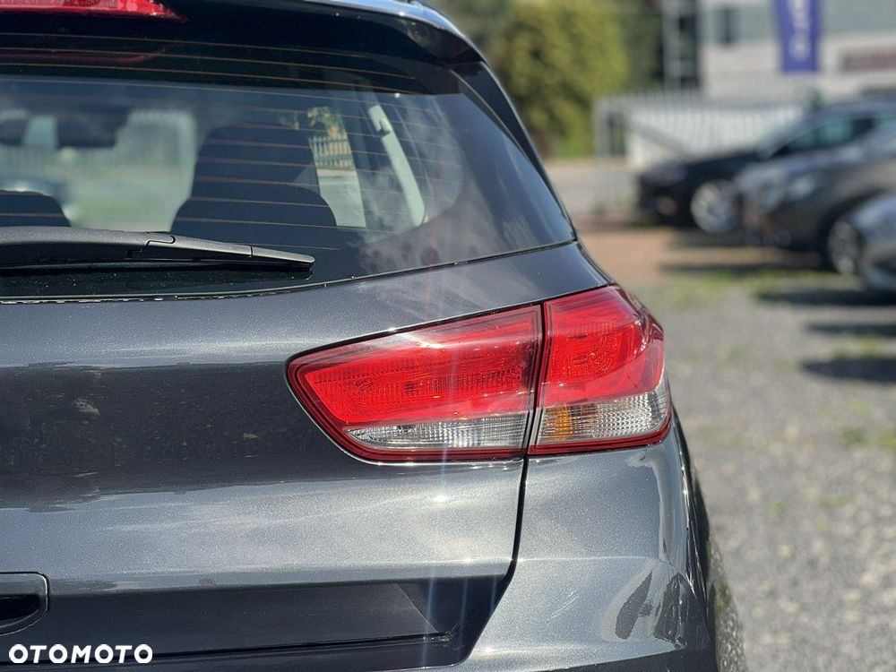Hyundai i30 1.5 DPI Classic + - 11