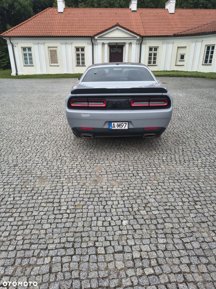 Dodge Challenger - 5