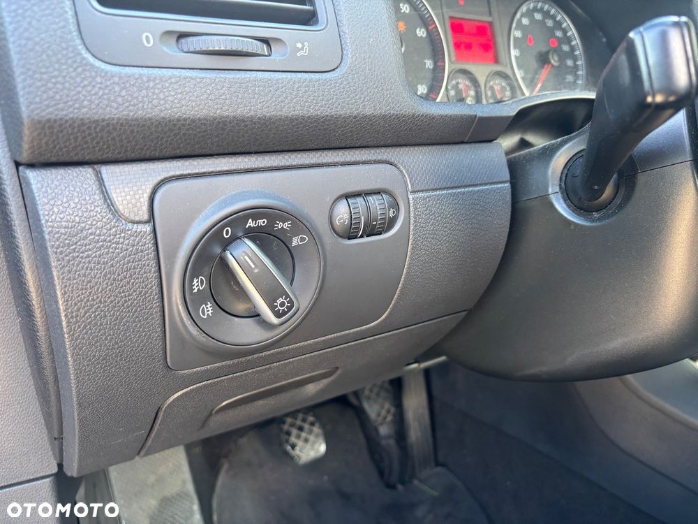 Volkswagen Golf - 15