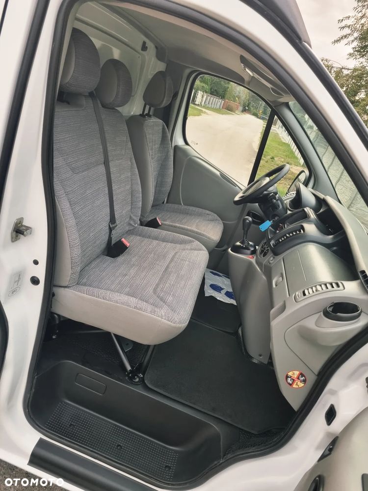 Renault Trafic - 25