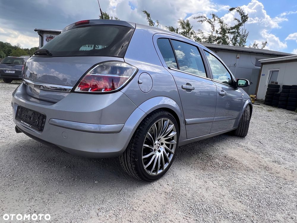 Opel Astra 2.0 Turbo Cosmo - 3