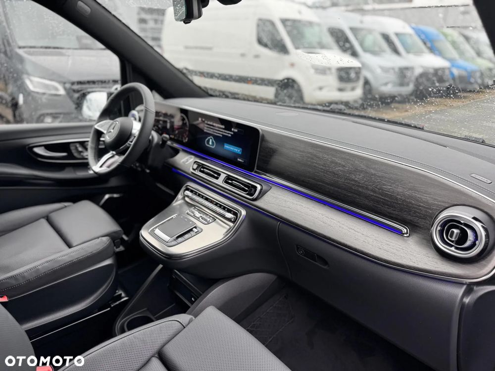 Mercedes-Benz Klasa V - 8