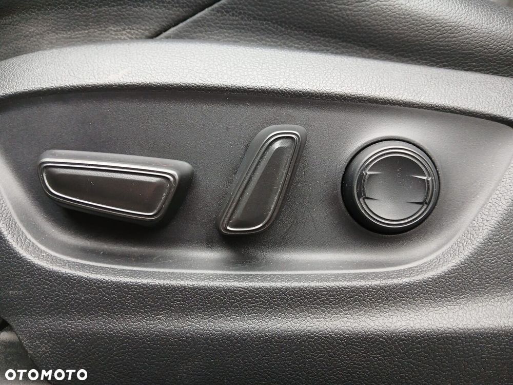 Toyota Corolla Cross 2.0 Hybrid Premiere Edition AWD - 35