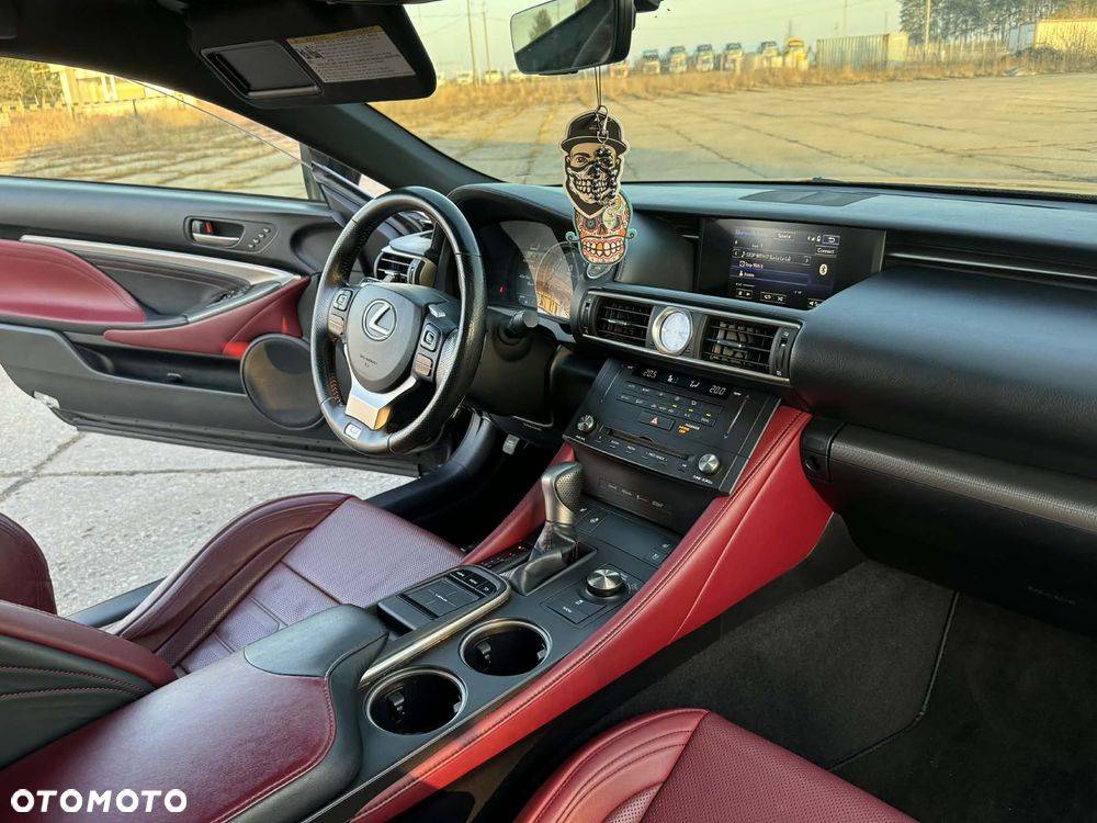 Lexus RC - 18