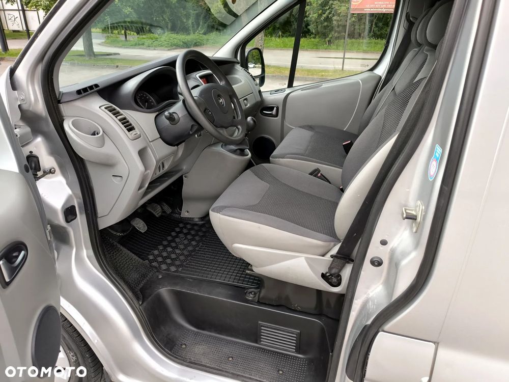 Opel Vivaro L2H1 2.9t - 16