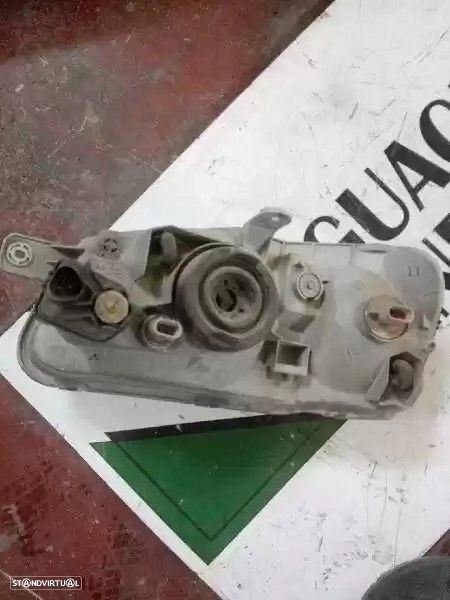 FAROL DIREITO HYUNDAI ACCENT II 2001 - - 4