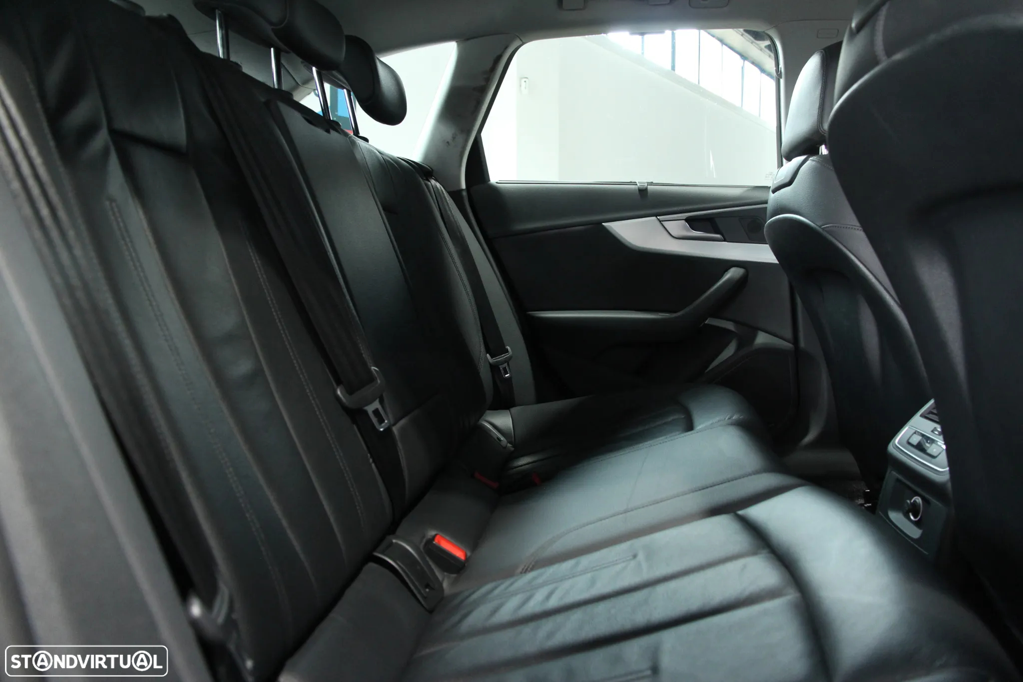 Audi A4 Avant 2.0 TDI Design S tronic - 24