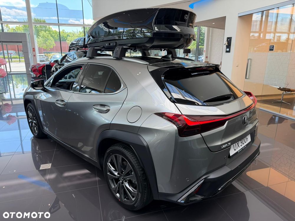 Lexus UX 300h F Sport Design - 5