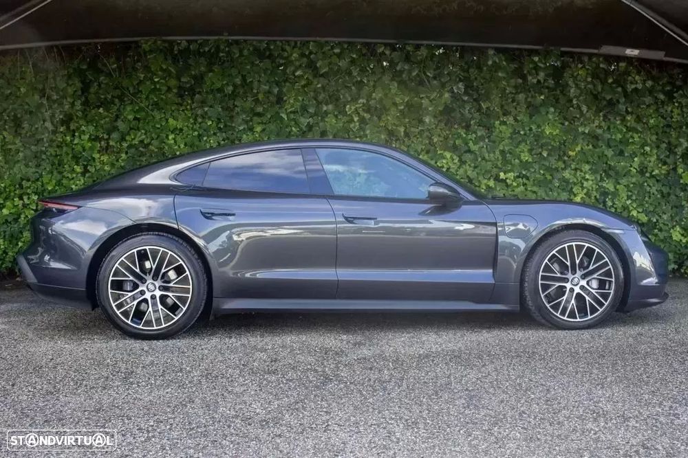 Porsche Taycan - 6