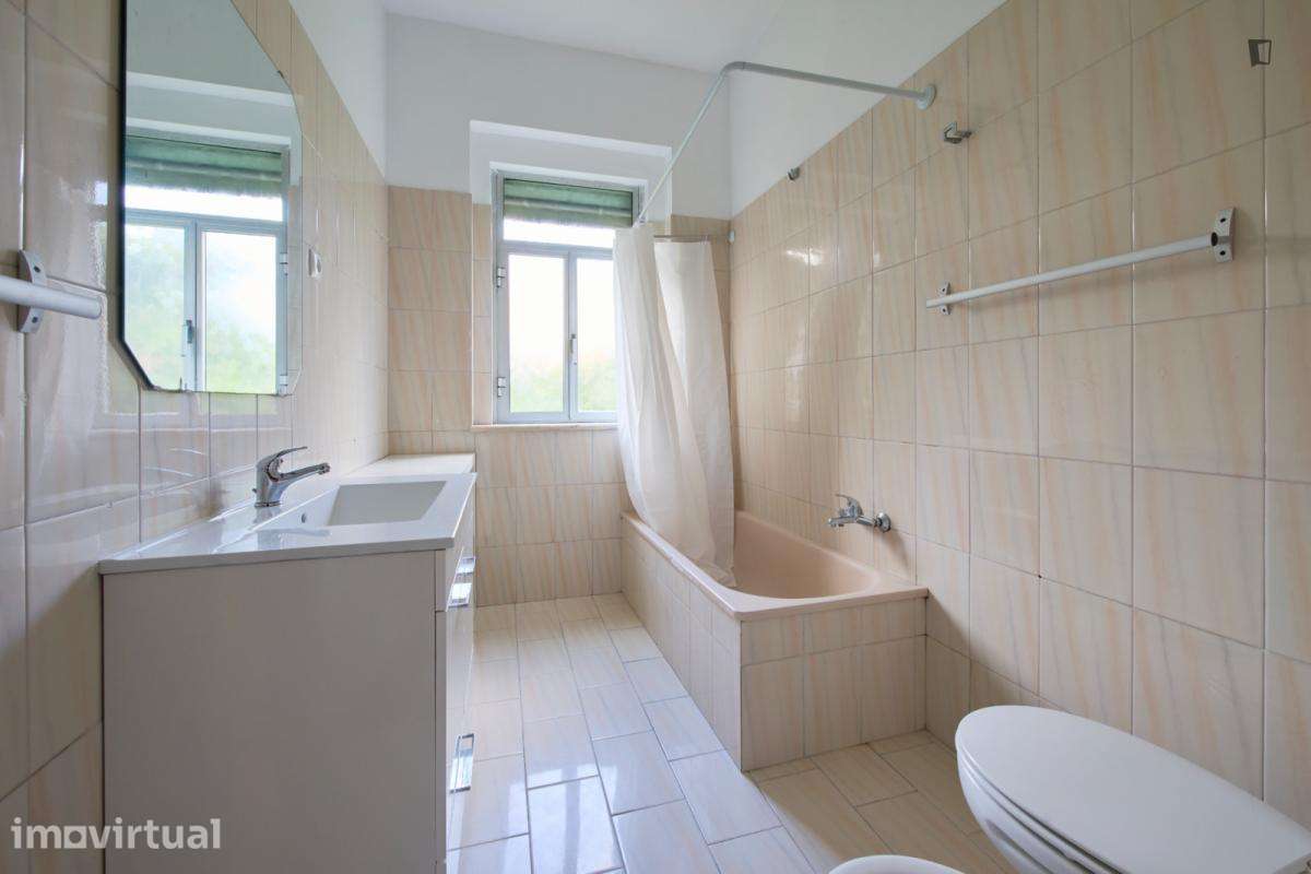 Quarto - localizado em São Bento Lisbon - Grande imagem: 2/27