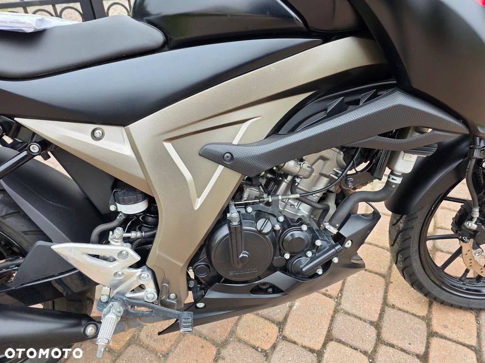 Suzuki GSX - 38