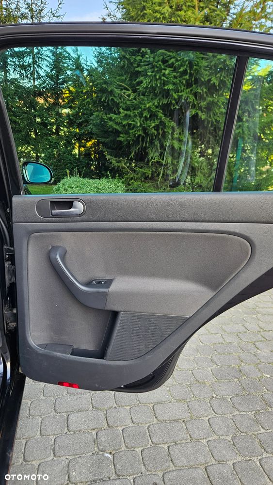 Volkswagen Golf Plus - 24