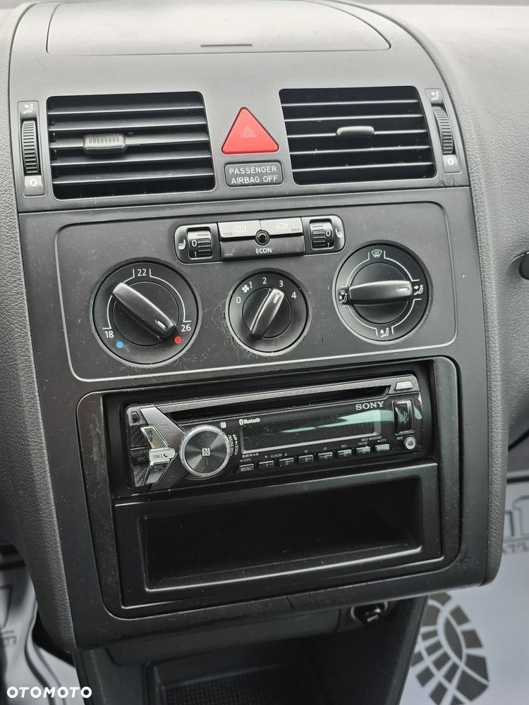 Volkswagen Touran - 26