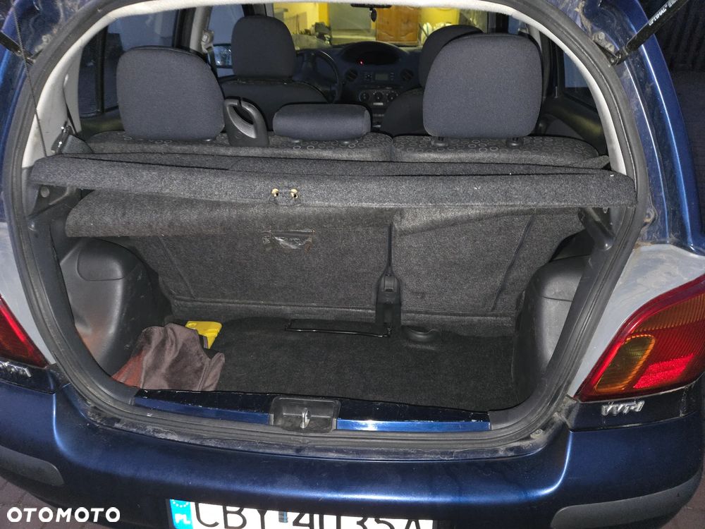 Toyota Yaris 1.0 Base - 9