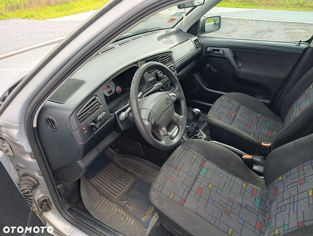 Volkswagen Golf 1.9 TDI - 7