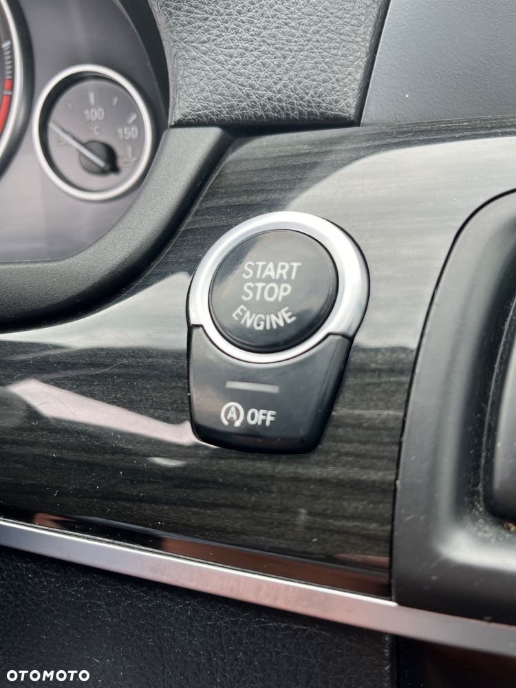 BMW Seria 5 525d xDrive Sport-Aut - 20