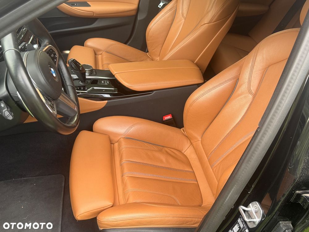 BMW Seria 5 540i xDrive mHEV M Sport sport - 36
