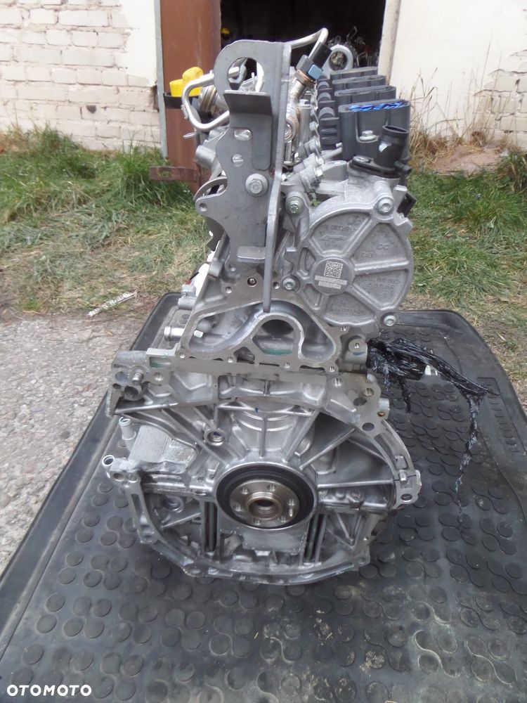 11570. Silnik HR13 Qashqai J11 X-TRAIL T32 14- 1.3 DIG-T - 3