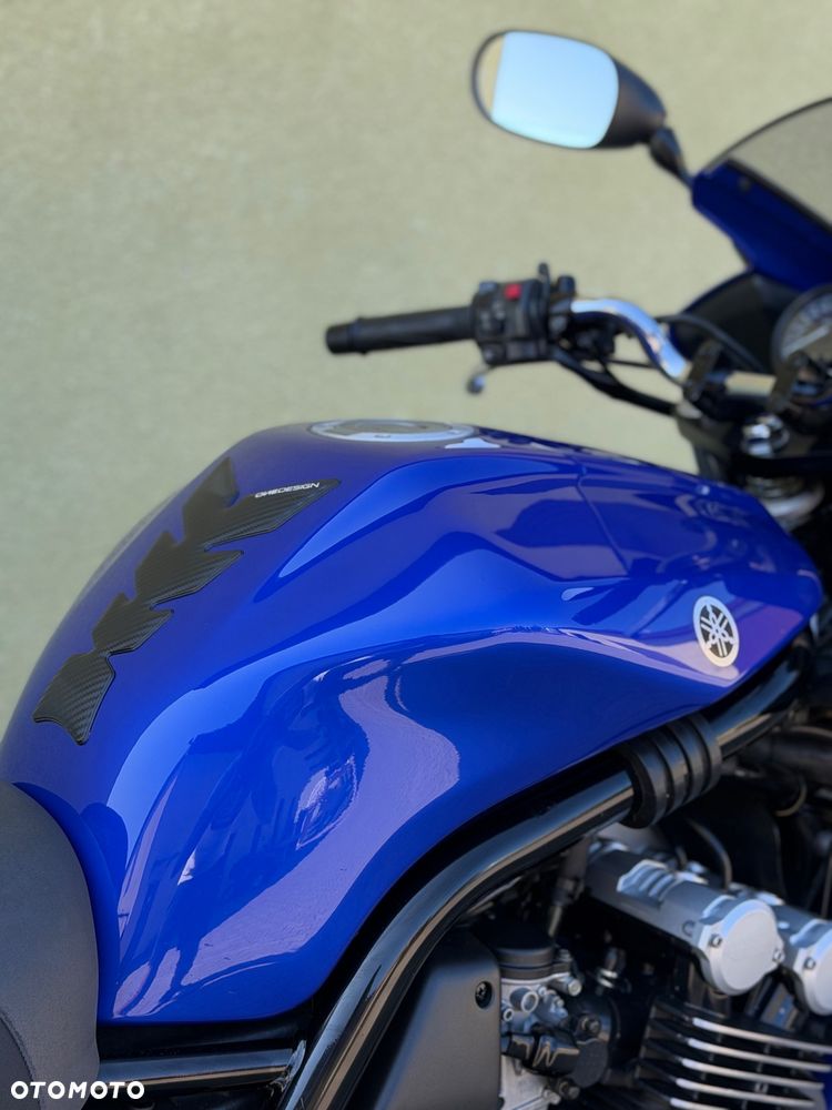 Yamaha FZS - 15