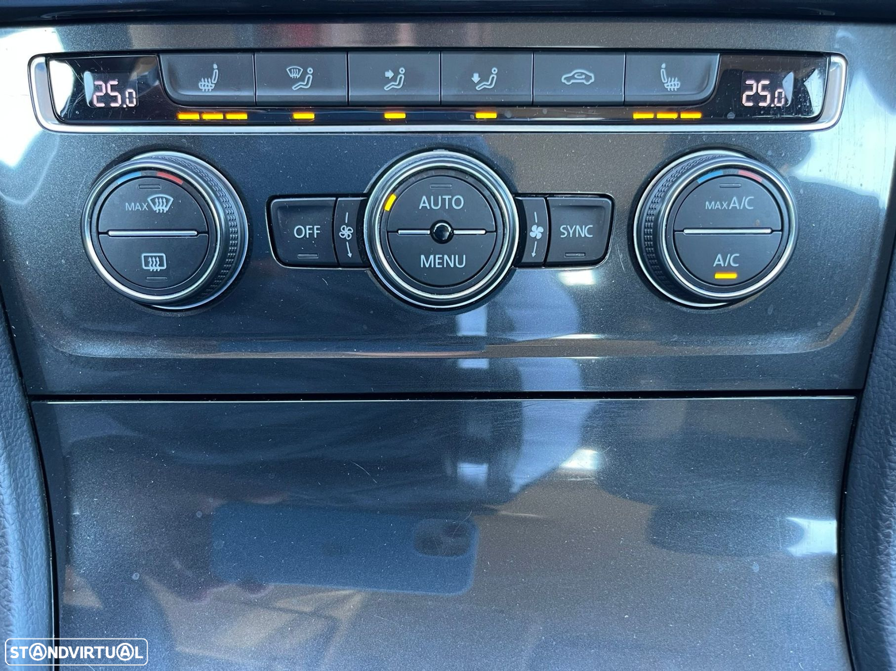 VW Golf 1.6 TDI R-Line DSG - 27