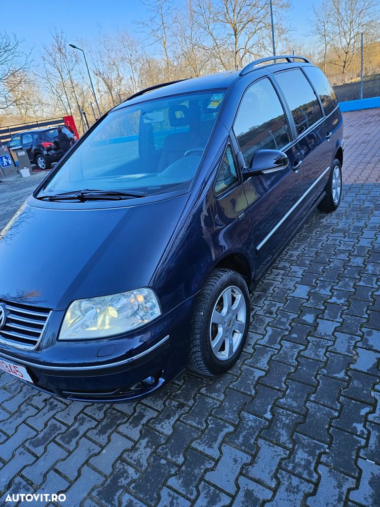 Volkswagen Sharan 1.9 TDI 4Motion Exclusive Edition II - 4