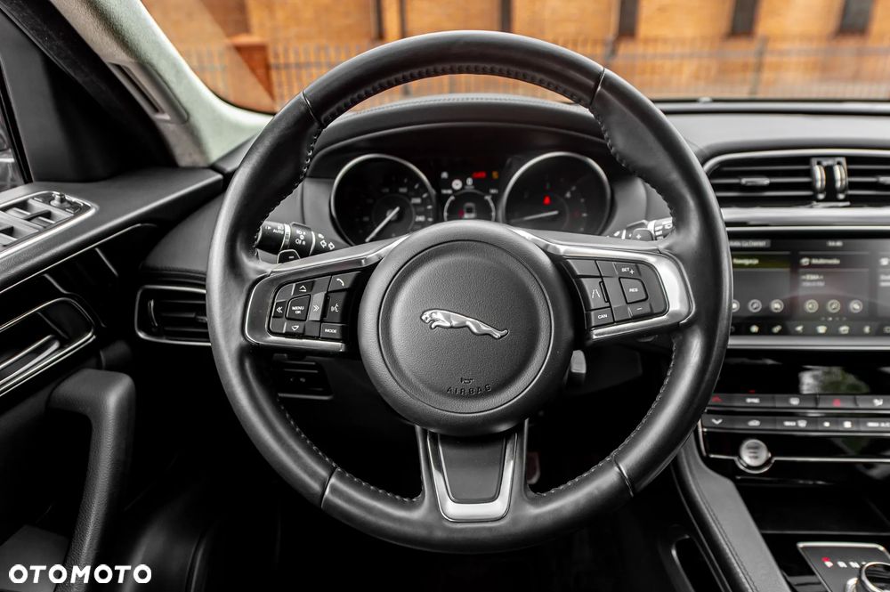 Jaguar F-Pace D200 AWD R-Dynamic S - 23
