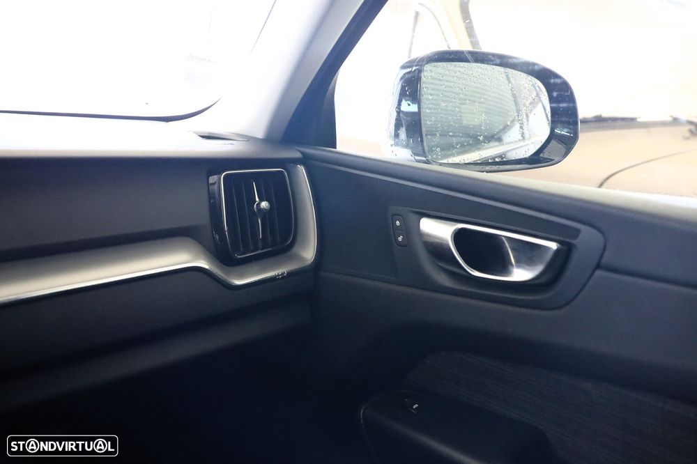 Volvo XC 60 2.0 T6 PHEV Essential AWD - 20