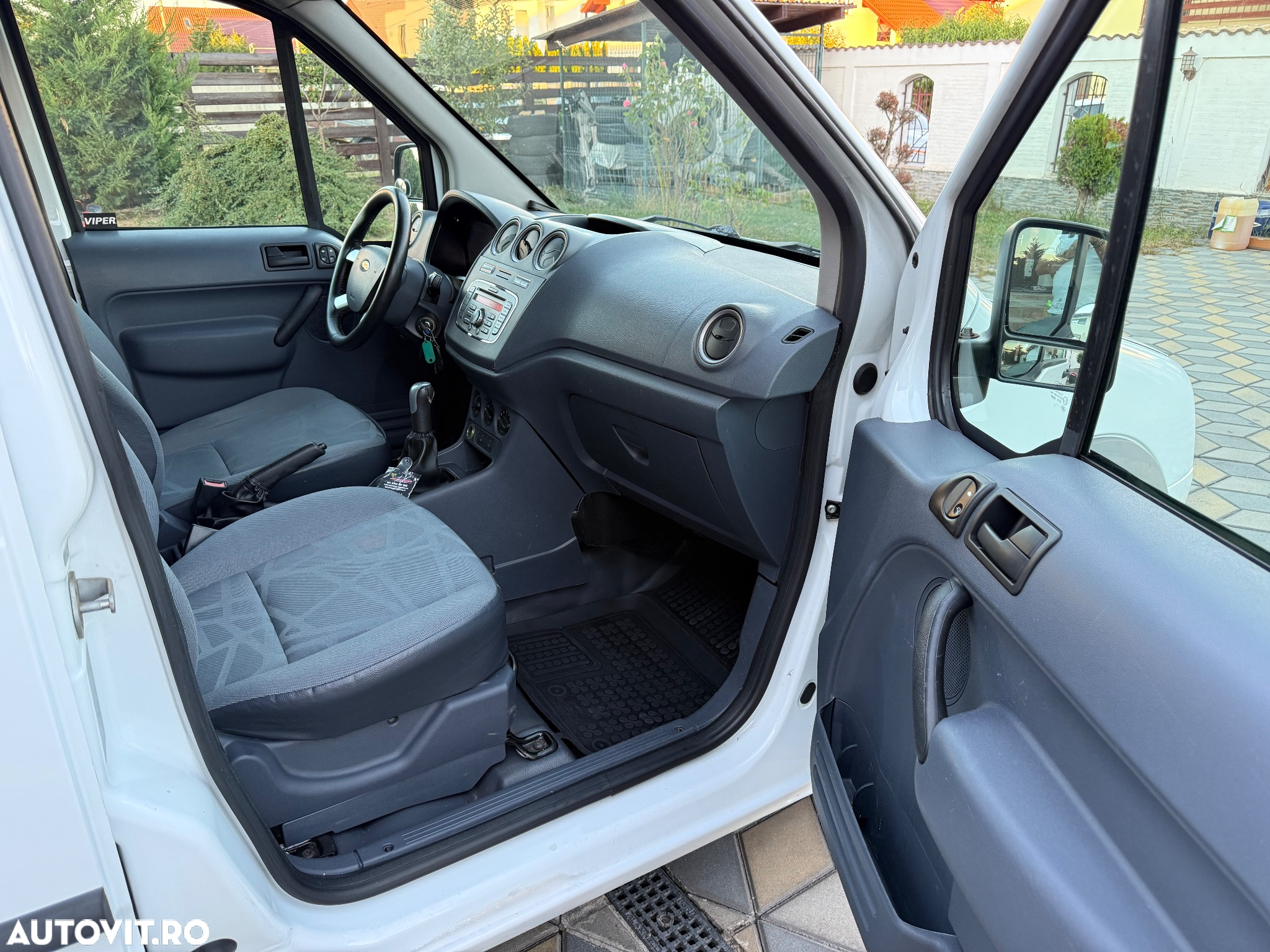 Ford Transit Connect - 11