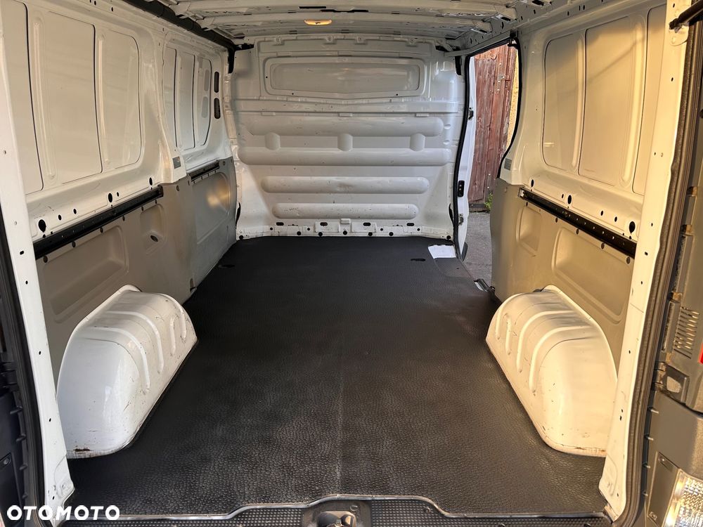 Opel Vivaro - 1