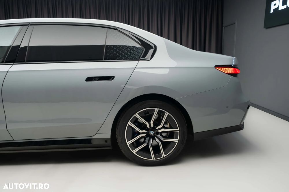 BMW Seria 7 - 12