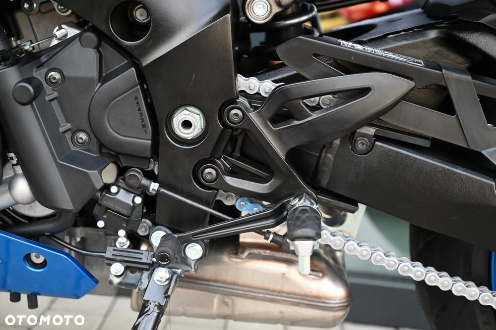 Suzuki GSX - 35
