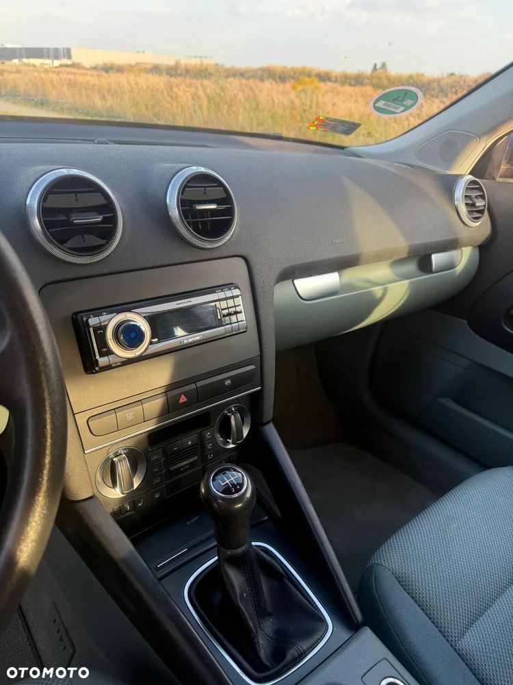 Audi A3 3-drzwiowe 1.6 Ambiente - 8