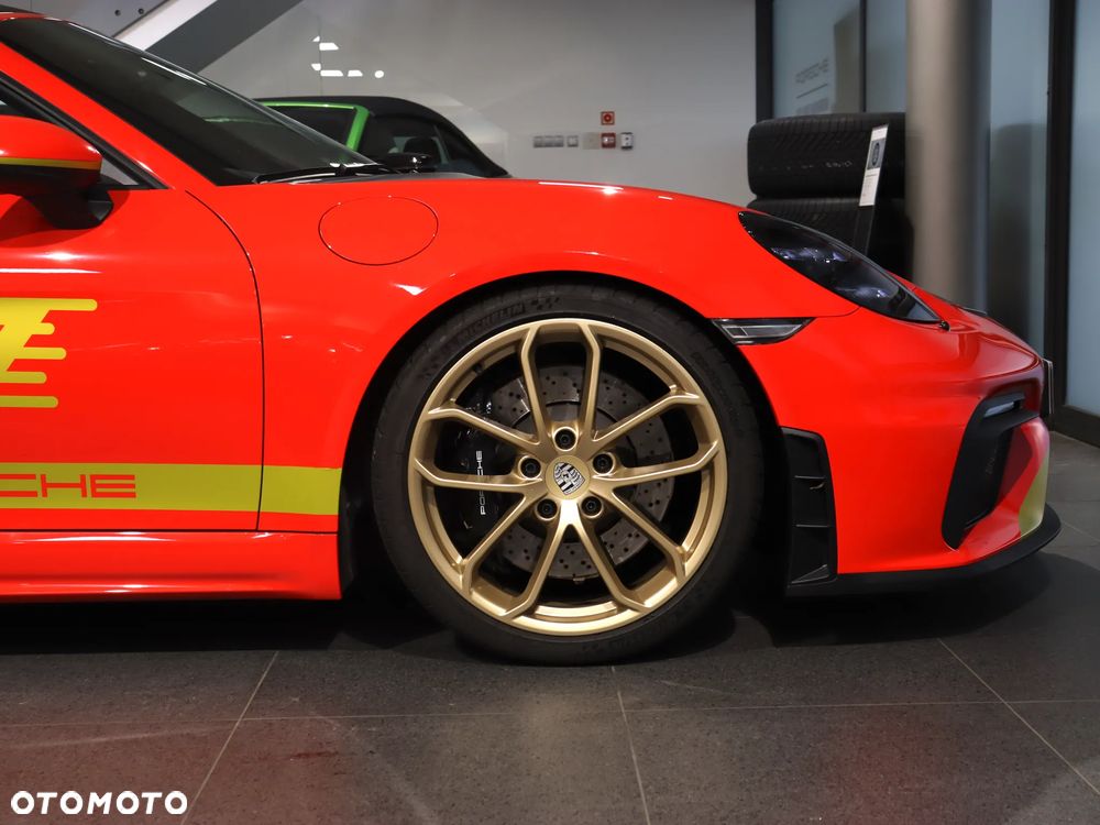 Porsche 718 Spyder - 14