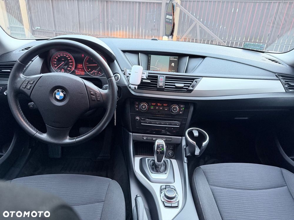 BMW X1 sDrive18d - 11