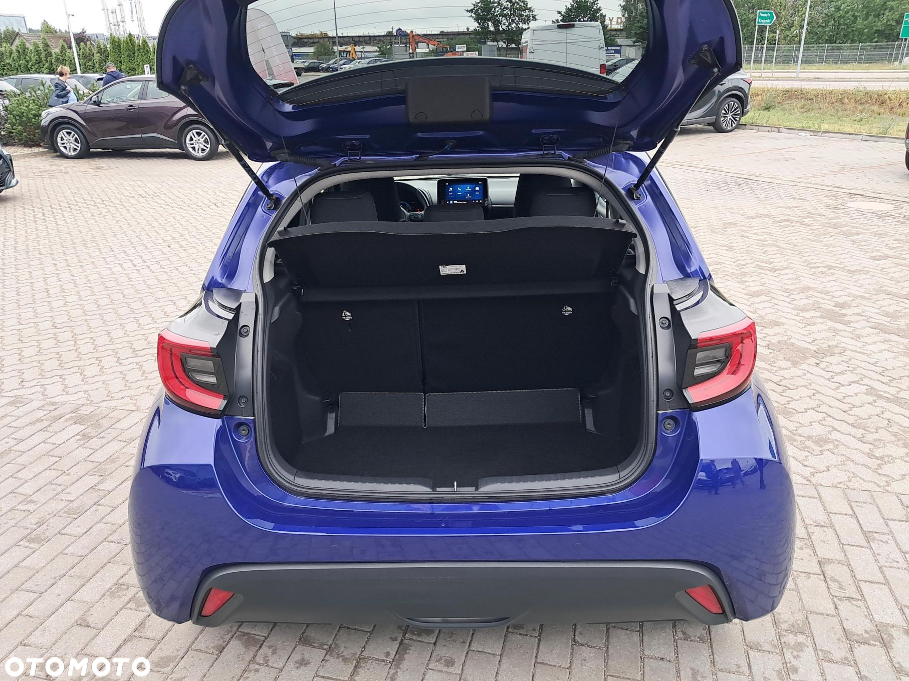 Toyota Yaris - 12