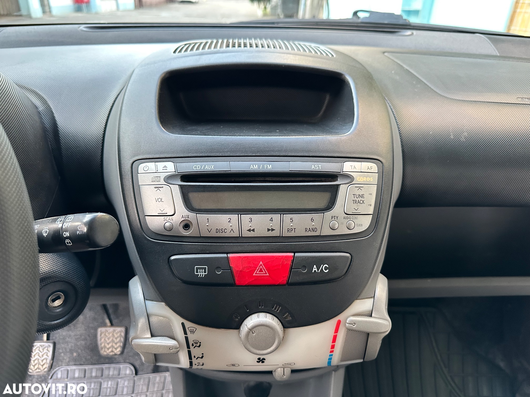 Peugeot 107 Two 1.0 E - 9