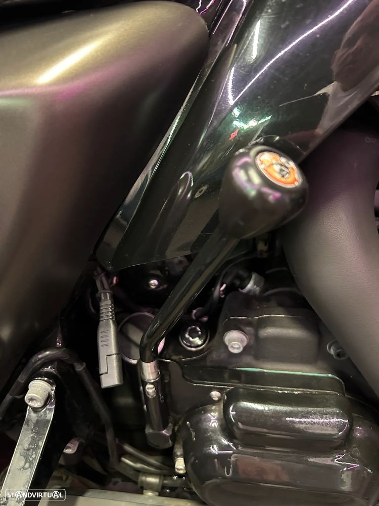 Harley-Davidson FLT FLRT FREEWHEELER - 27