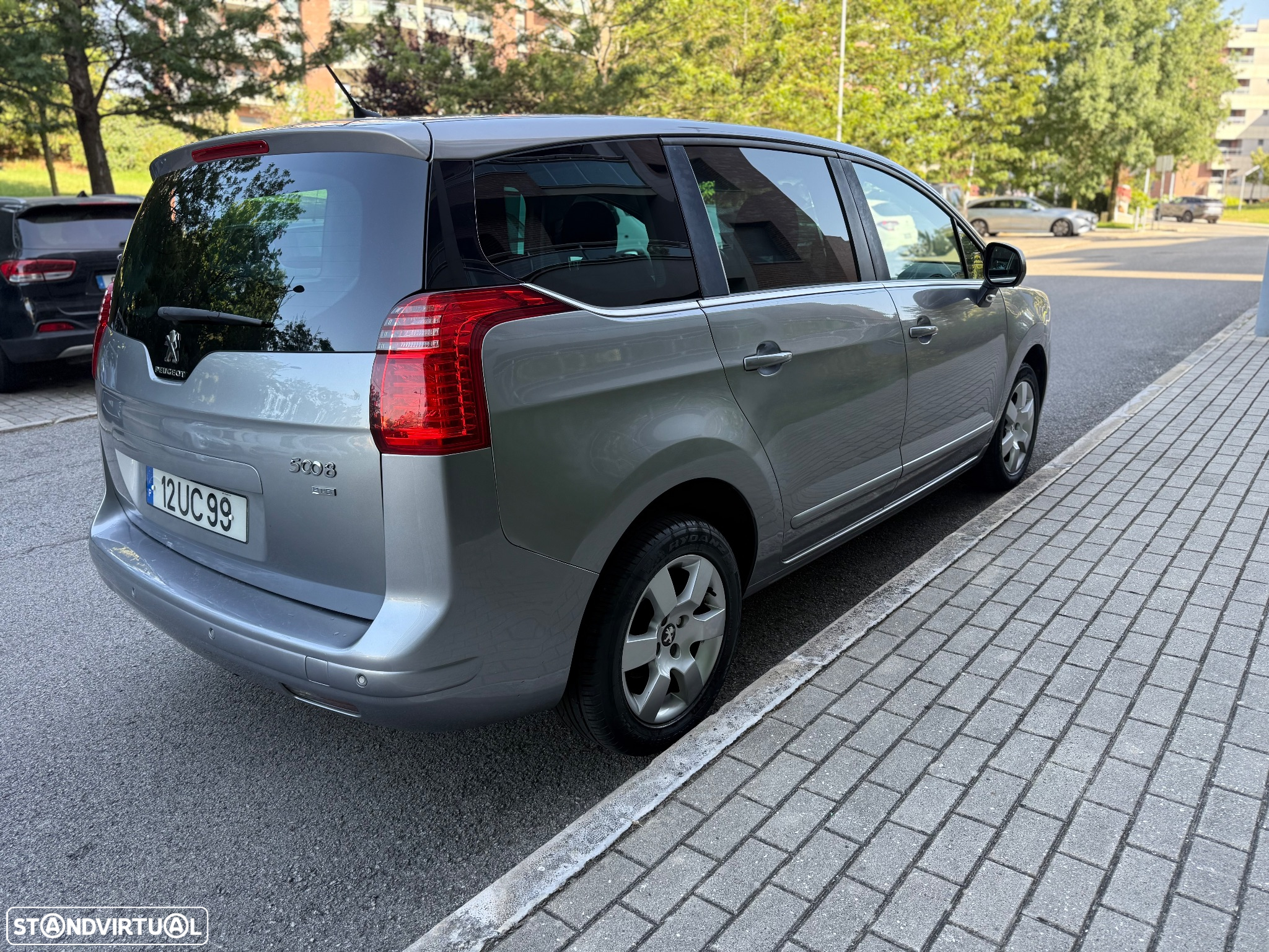 Peugeot 5008 1.6 E-HDi 5L Allure 2-Tronic J17 - 5