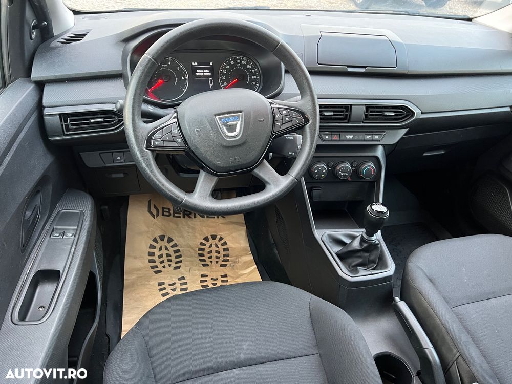 Dacia Logan TCe 90 Essential - 5