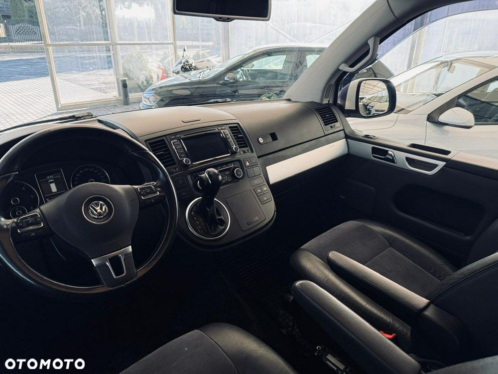 Volkswagen Multivan - 31