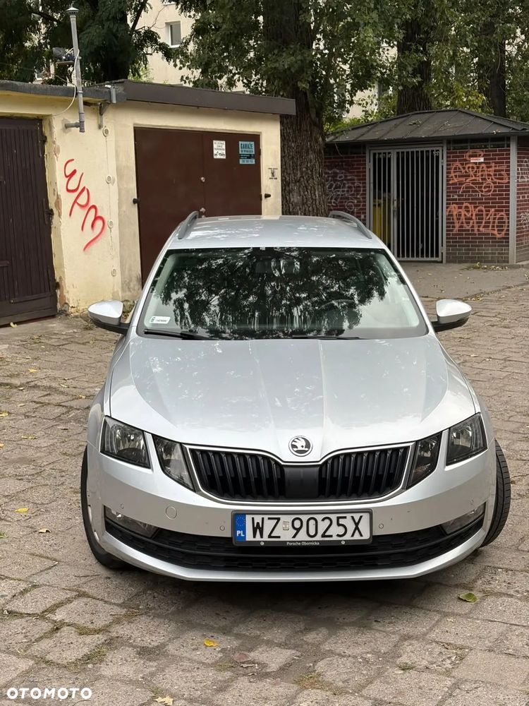Skoda Octavia 1.6 TDI Style DSG - 6