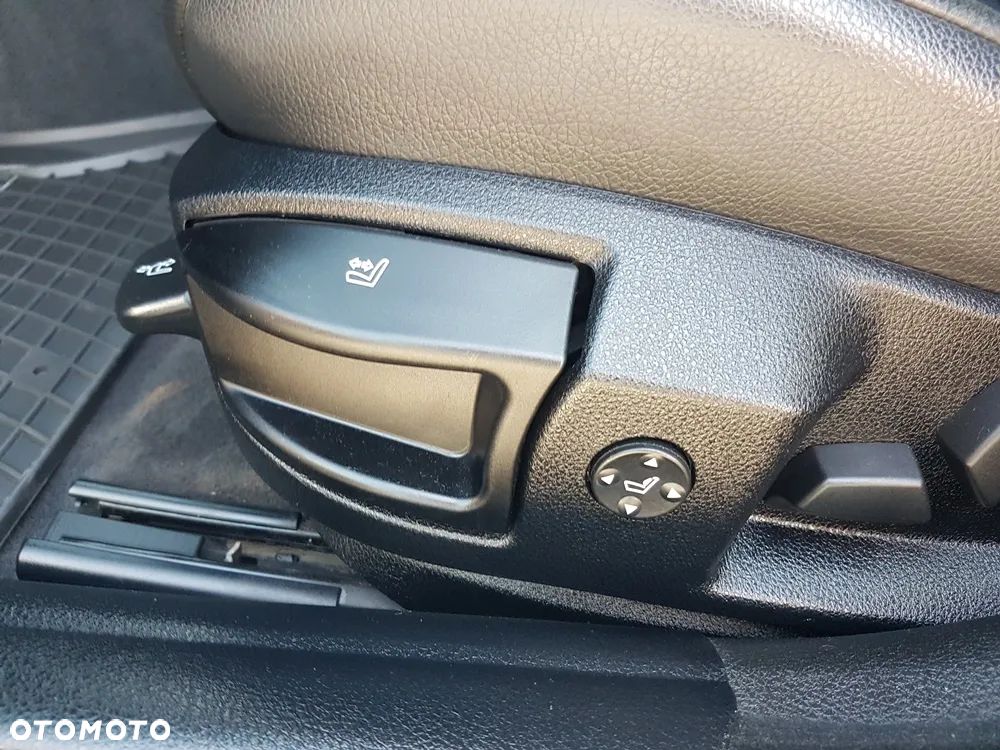BMW Seria 5 528i - 14