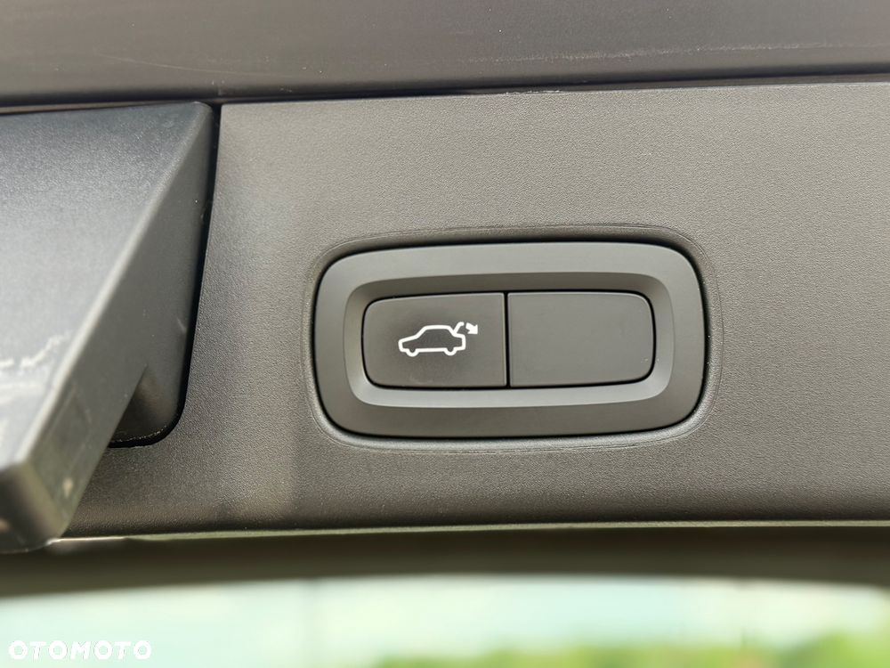Volvo V90 Cross Country D4 AWD Geartronic Pro - 17