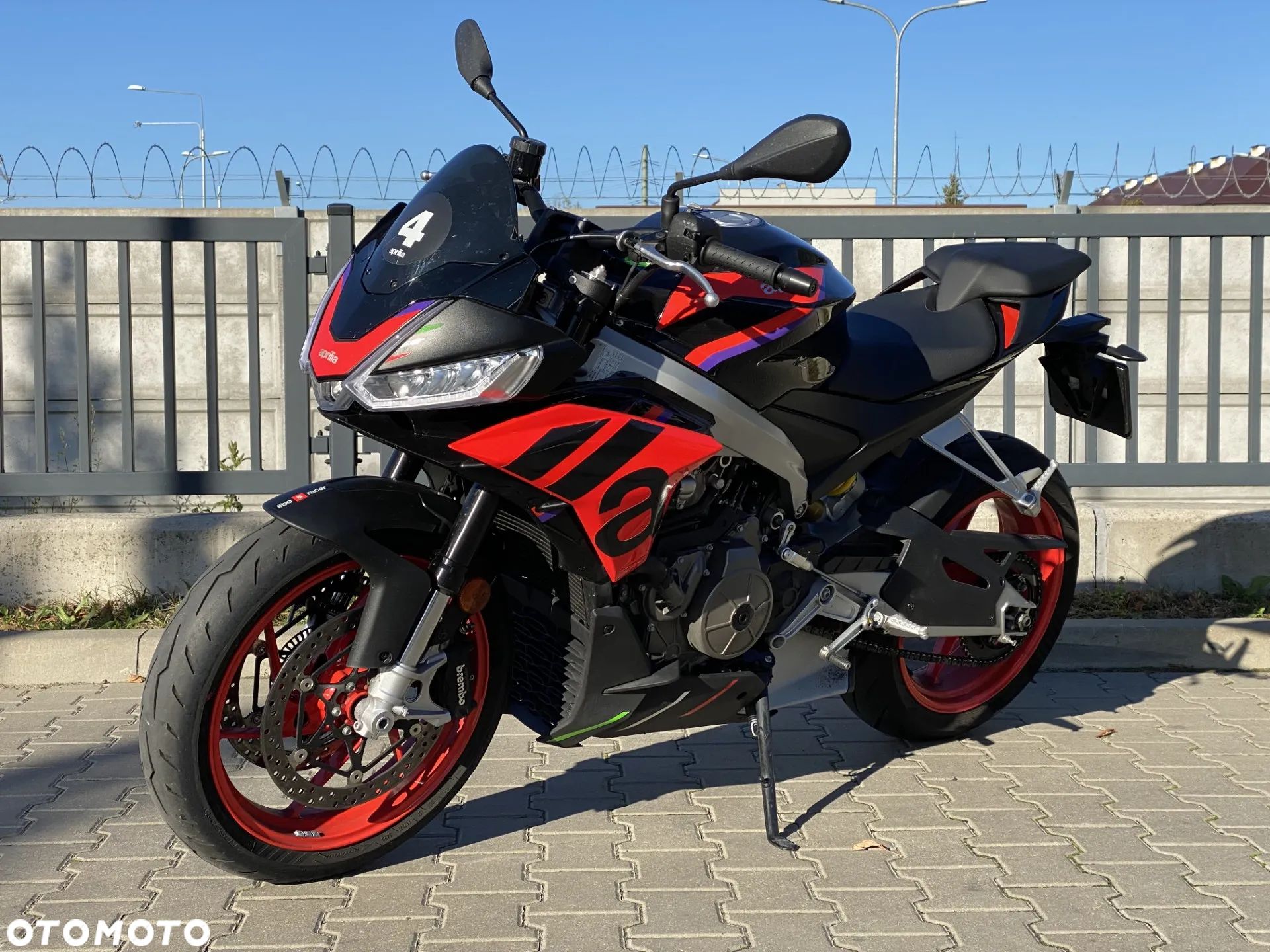 Aprilia Tuono - 1